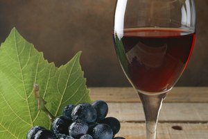 El resveratrol que contienen las uvas y el vino tinto ayuda a incrementar la vascularidad.