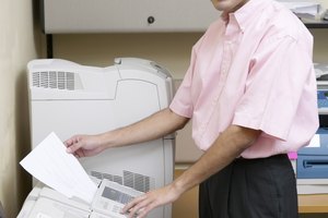 Haz clic en el botón "Ajustes" en "Configuración" para especificar la configuración avanzada para el trabajo de impresión.