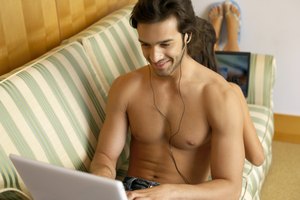 La formación del tejido mamario en los hombres puede ser una condición dolorosamente avergonzante.