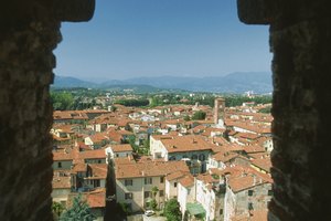 Las torres de Lucca tienen hermosas vistas de los techos de tejas rojas de la ciudad.
