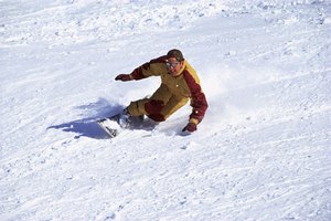 Puedes usar el carving para aumentar o disminuir tu velocidad en una pendiente pronunciada.