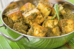 Platillo palak paneer.