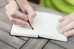 Mantén un registro del horario en que tomas tu dosis de la mañana colocando una agenda, calendario o bloc de notas cerca de tu medicamento.