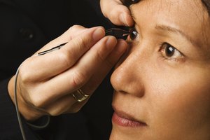 La inyección por vía ocular de los medicamentos anti-FCEV reduce los riesgos de reacciones adversas.