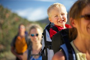 Escalar con un niño pequeño puede ser fácil.