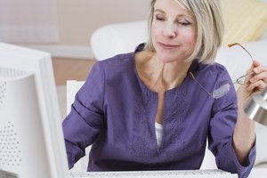 Elimina la carpeta que tiene los archivos temporales de Internet.