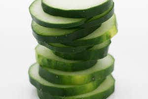 Agrega pepino y jugo de limón a tu dieta y también vas a aumentar el consumo de vitamina K.