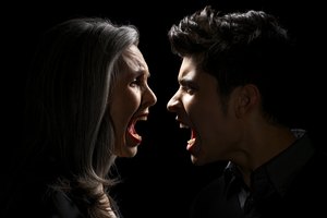 La dinámica entre padres e hijos cambia drásticamente durante los años de la adolescencia.