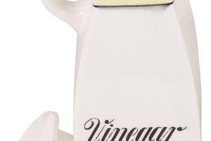 El vinagre a menudo se utiliza como condimento.