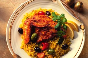 El cuscús es una guarnición saludable para acompañar una entrada de carne.
