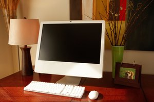 Las pantallas de computadoras se pueden ajustar según sea la necesidad.