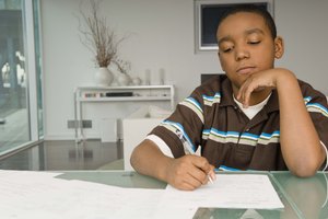 Alaba a tu hijo por su arduo trabajo y logros.