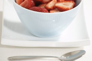 Incluye carbohidratos saludables como la fruta en el desayuno para tener una buena nutrición y energía suficiente.