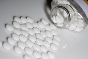 ECA Stack contiene efedra, un poderoso estimulante herbal con riesgos conocidos para la salud