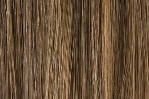 Los mechones de cabello humanos están compuestos de tres capas principales: la cutícula, la corteza y la médula.