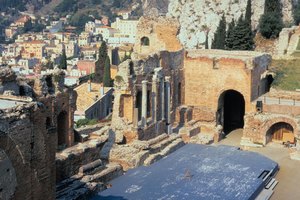 El Anfiteatro griego de Taormina se puede ver si haces una caminata tú mismo.