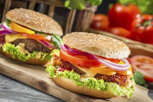 Las hamburguesas proporcionan gran cantidad de proteínas.