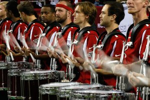 Los percusionistas son conocidos por su capacidad de tocar ritmos complejos en grupo.