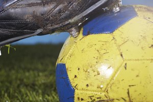 Si te duelen los dedos, verifica el talle de tu calzado de fútbol.