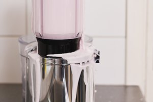 La proteína de suero es inofensiva, pero es mejor no excederse.