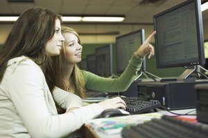 Escribe la información en el campo y presiona la tecla "Enter" para publicar tu mensaje al grupo.