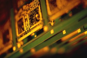 Descubre la historia del microchip.