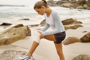 Los isquiotibiales débiles a menudo contribuyen a las lesiones de rodilla y otros.