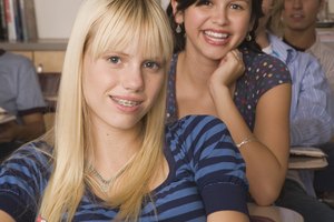 Un adolescente aumenta su confianza en sí mismo por la forma en que se habla a sí mismo.