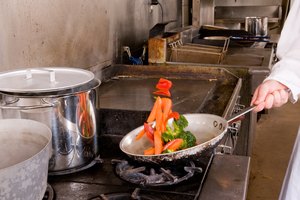 Muchos partidarios de los alimentos crudos creen que la cocción de frutas y verduras los priva de los nutrientes esenciales.