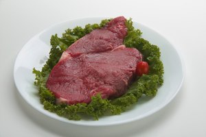 Un filete de solomillo de 6 onzas es aproximadamente del tamaño de dos mazos de cartas.