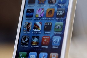 La pantalla táctil del iPhone detecta corrientes eléctricas en tus dedos.