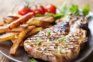 El recortar el consumo de alimentos grasosos puede ayudarte a aliviar los síntomas.