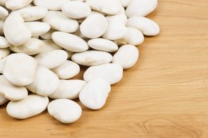 Los frijoles horneados, habas y lentejas son otros alimentos conocidos por promover la producción de gases.