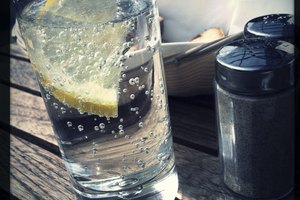 Seltzer y club soda están libres de calorías.