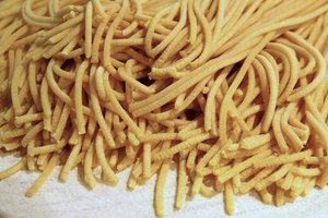 Fideos de huevo.