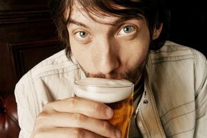 El alcohol puede aumentar la velocidad de deshidratación de los corredores.