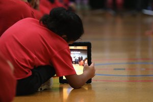 Revisa con la administración escolar para ver si los iPads están permitidos.