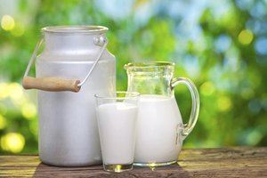 Toma bebidas altas en calorías como la leche.