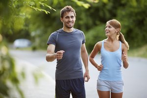 Intenta correr al menos 1,6 kilómetros al día.