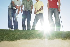 Presta atención a la moda de los zapatos de golf casuales.