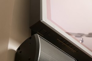 La frecuencia de actualización es la velocidad a la que la visualización de la pantalla de un televisor o un monitor de computadora cambia sus fotos o imágenes, medido en hercios o ciclos por segundo.
