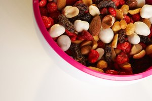 La mezcla de frutos secos es práctica, gracias a los frutos secos variados y las frutas deshidratadas que están repletos de hierro.