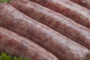 Jupiterimages/liquidlibrary/Getty Images Make your bratwurst more flavorful by trying different steaming liquids, such as wine, darker beers or stock.