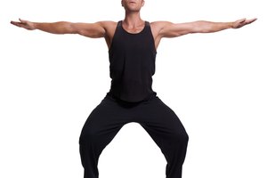 Las sentadillas son ejercicios de entrenamiento de fuerza efectivos que ayudan a la pérdida de peso.