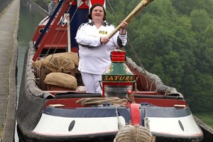Puedes viajar por los canales en Wrexham, como hizo la Torcha Olímpica.