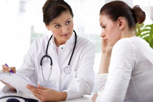 Consulta a tu médico si la eliminación de azúcar no te ayuda a resolver tus problemas.