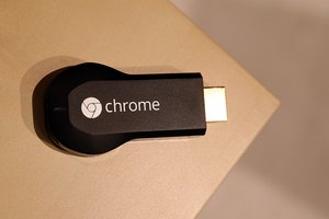 El dispositivo Chromecast permite transmitir contenidos desde Internet a un televisor.