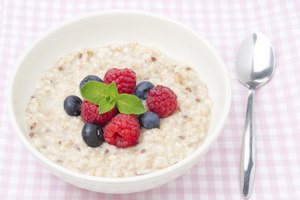 Comer avena en el desayuno puede dejarte más satisfecho y con menos antojos.