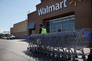 No tienes que visitar una tienda física para ser cliente de Walmart.