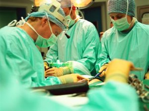 How to Become an Operating Room Technician - Woman